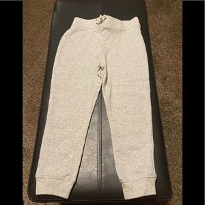 Girl’s Children’s Place gray sweatpants.